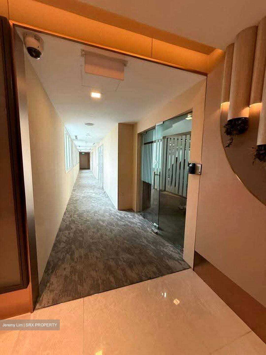 Palais Renaissance (D9), Office #632373321